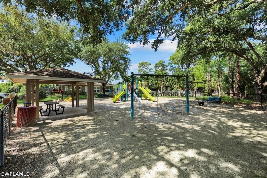 1243 Briarwood Court - Photo 19