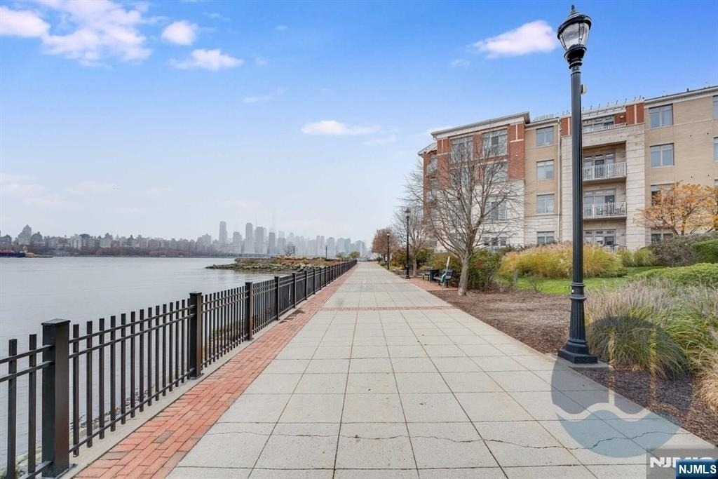 7400 River - Photo 1