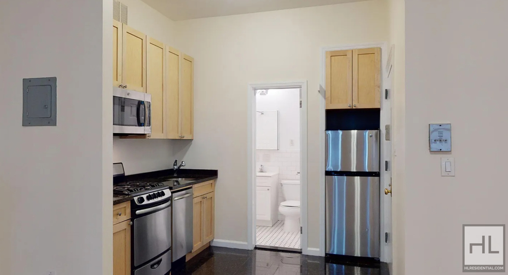 West 55 Street - Photo 2