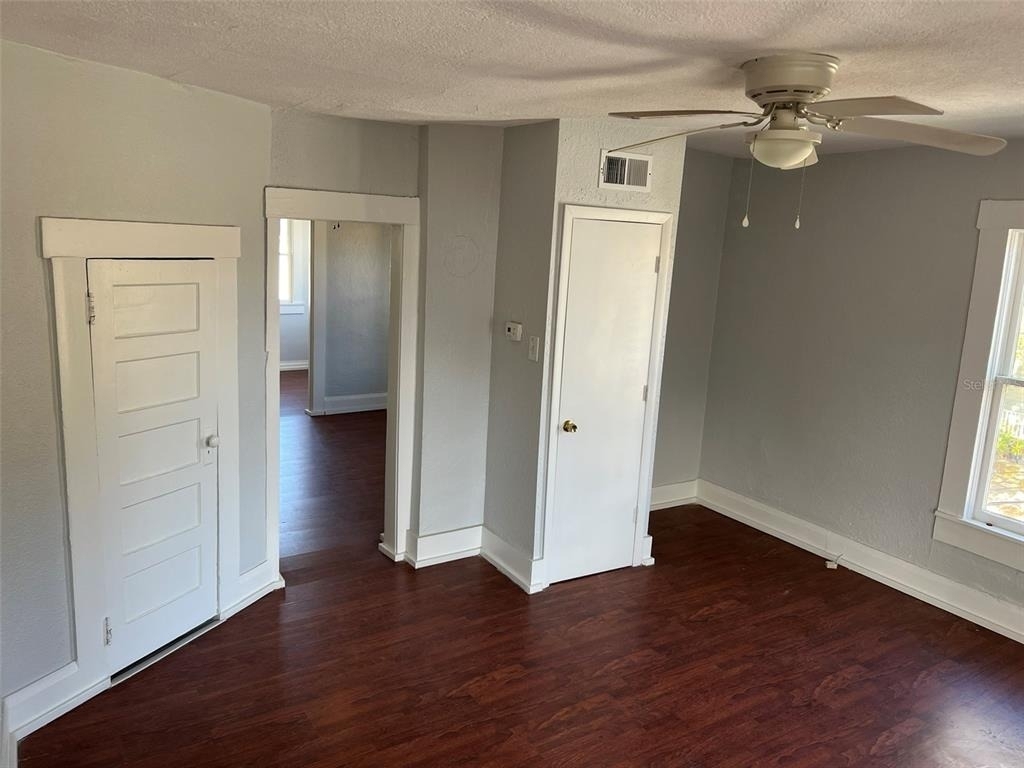901 Pennsylvania Avenue - Photo 1