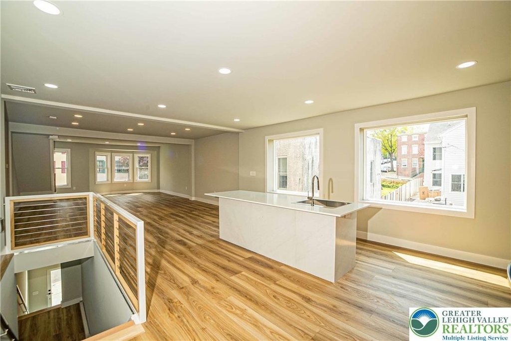 521 Ferry Street - Photo 2