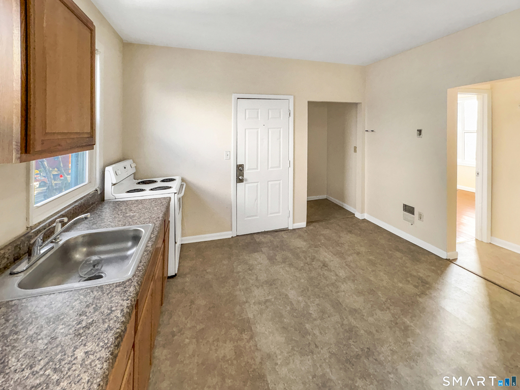 34 Wolcott Street - Photo 6