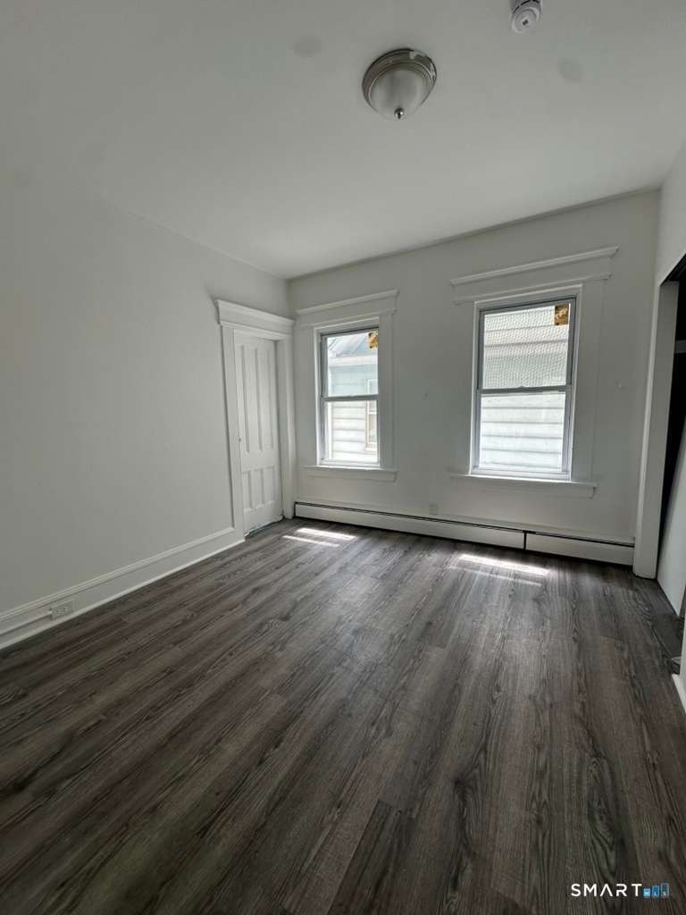 690 William Street - Photo 4