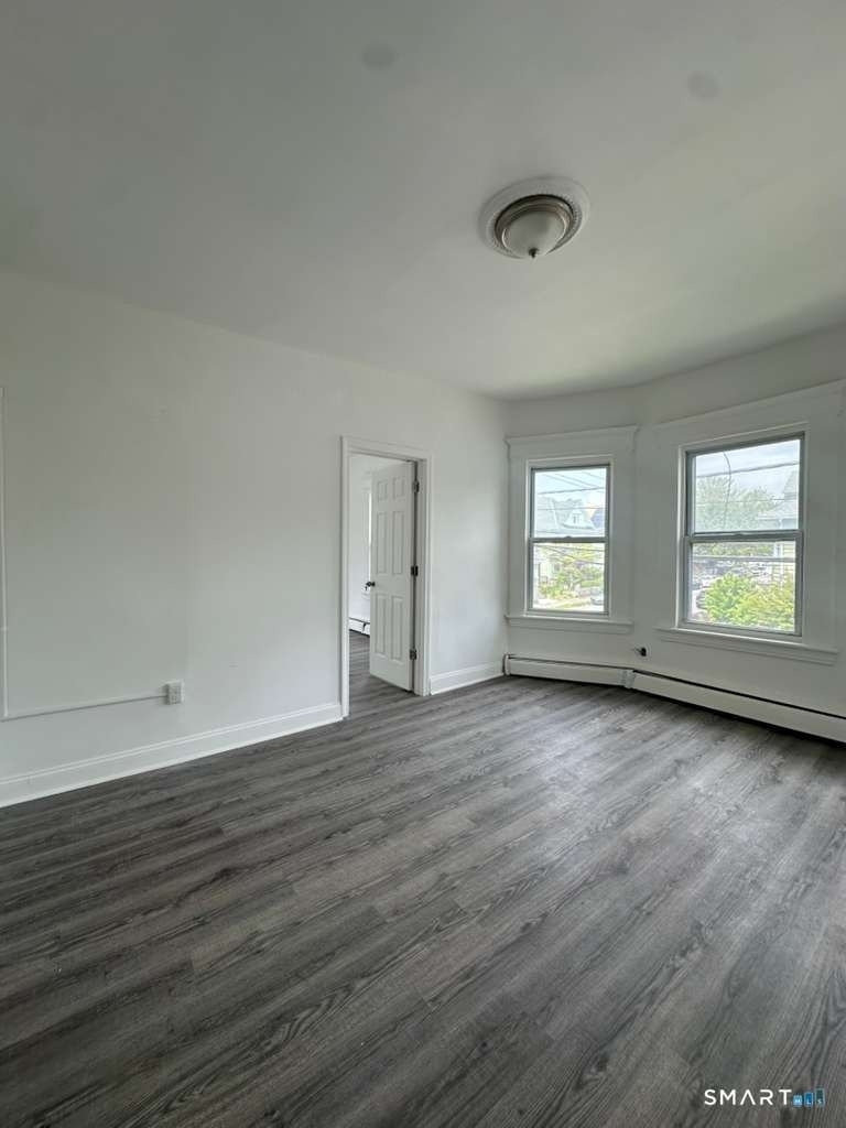 690 William Street - Photo 3