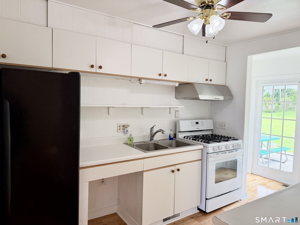 79 B Street - Photo 3