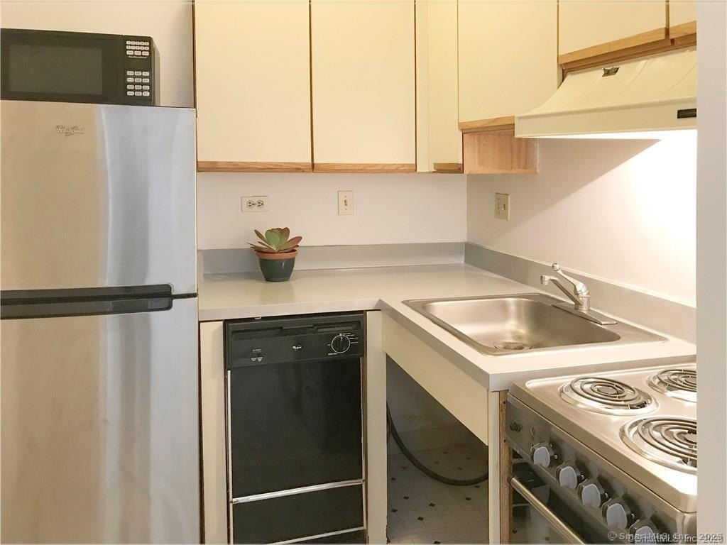 124 Court Street - Photo 3