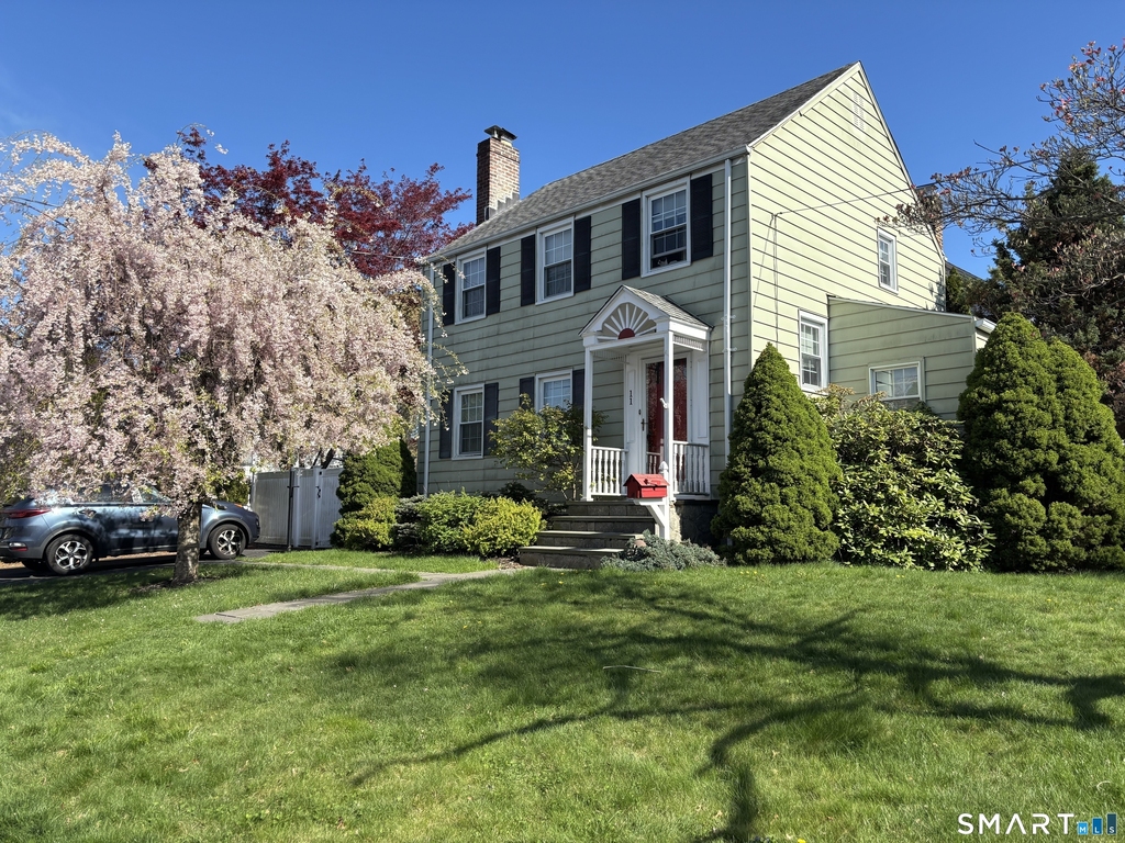 11 Fairlea Avenue - Photo 0