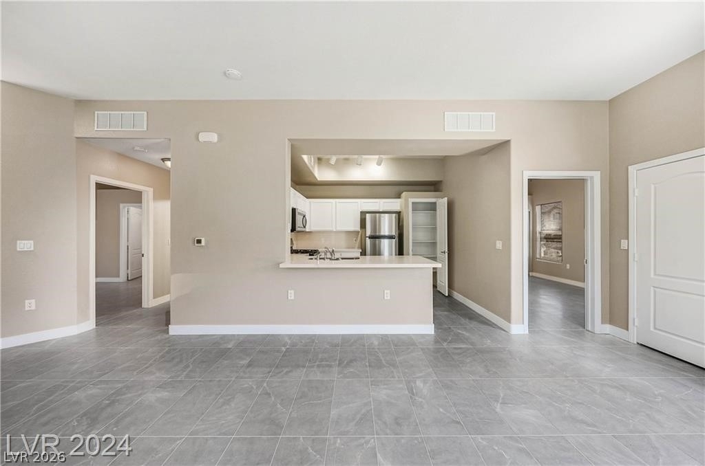 2305 W Horizon Ridge Parkway - Photo 3