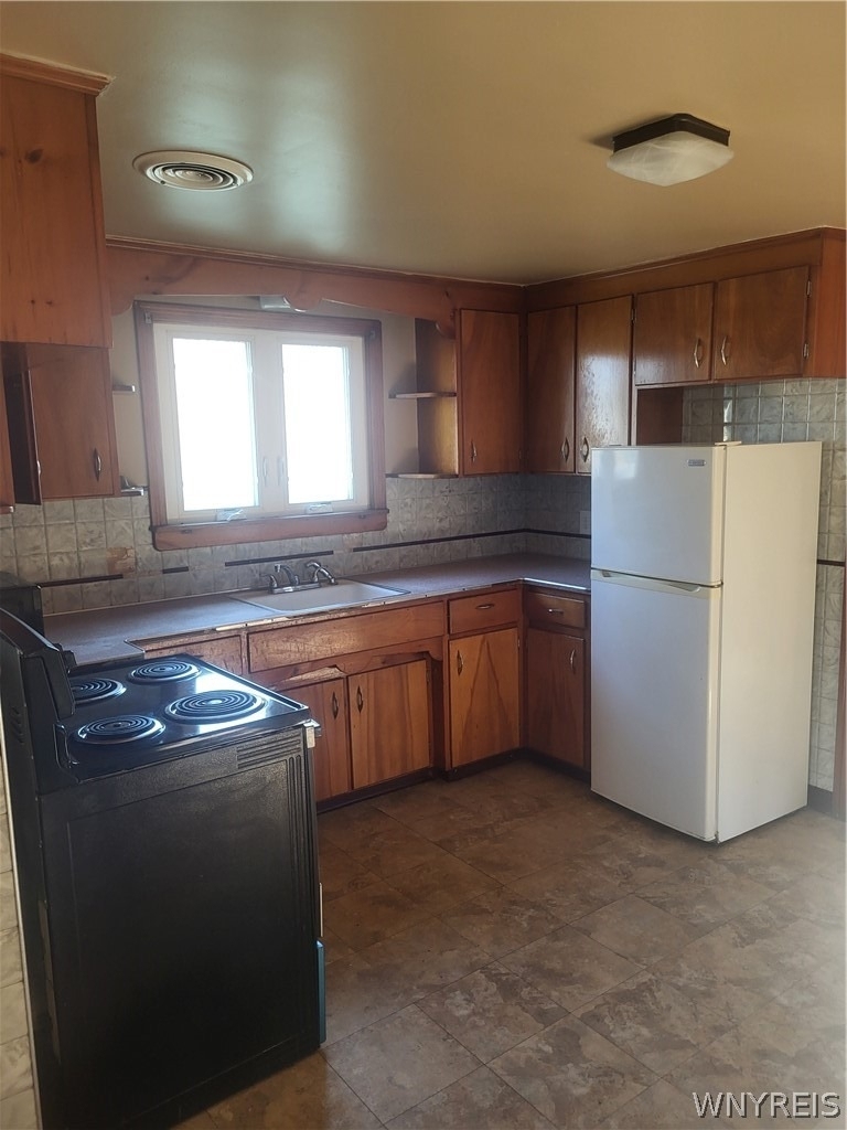 1368 Harlem Road - Photo 3