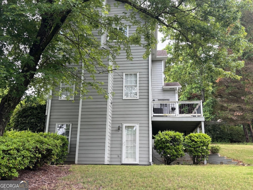 300 Harcourt Place - Photo 1