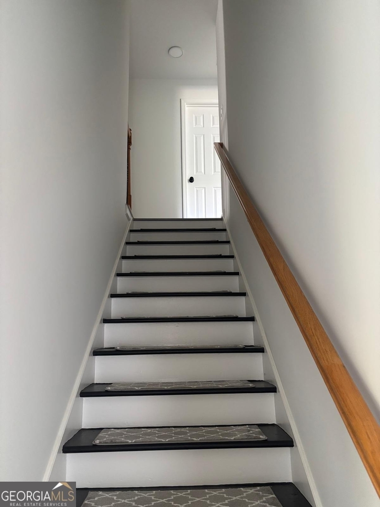 300 Harcourt Place - Photo 35