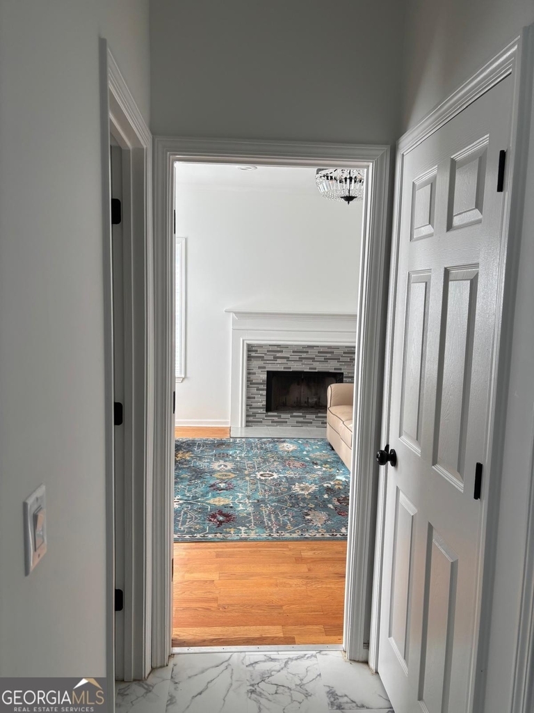 300 Harcourt Place - Photo 8
