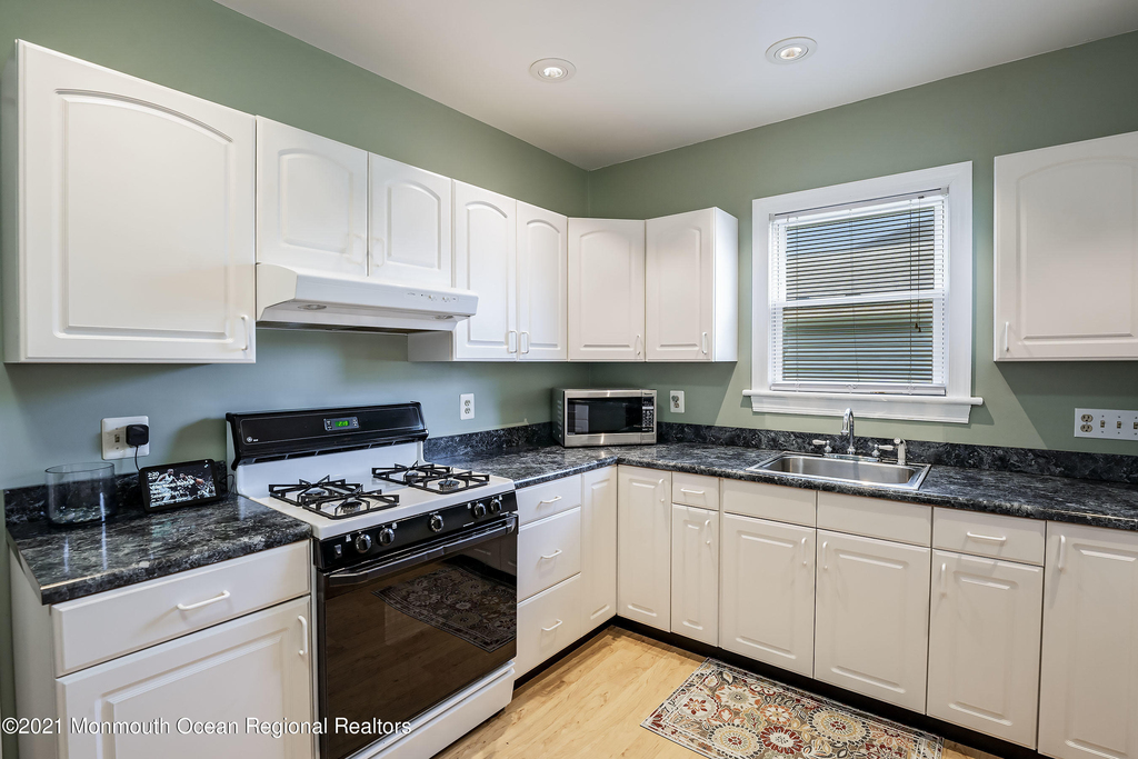 132 Sampson Place - Photo 7