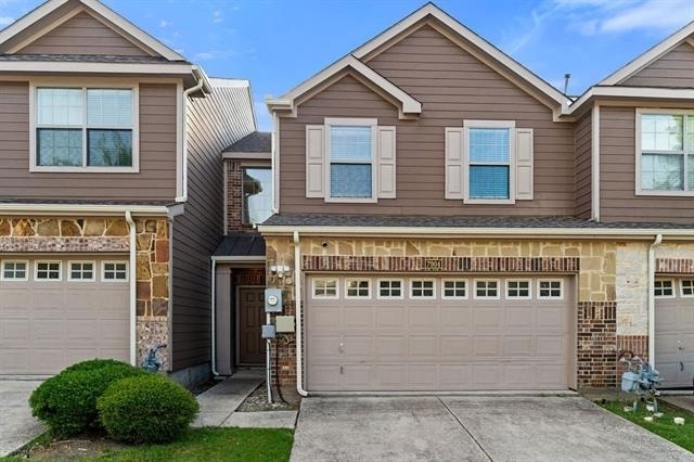 7904 Hannah Street - Photo 0