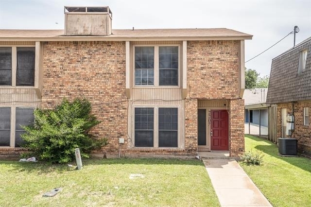 2205 Chase Court - Photo 0