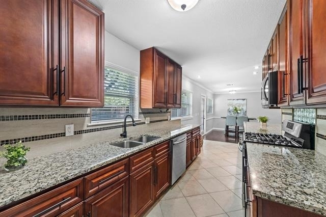 806 Greenhaven Drive - Photo 2