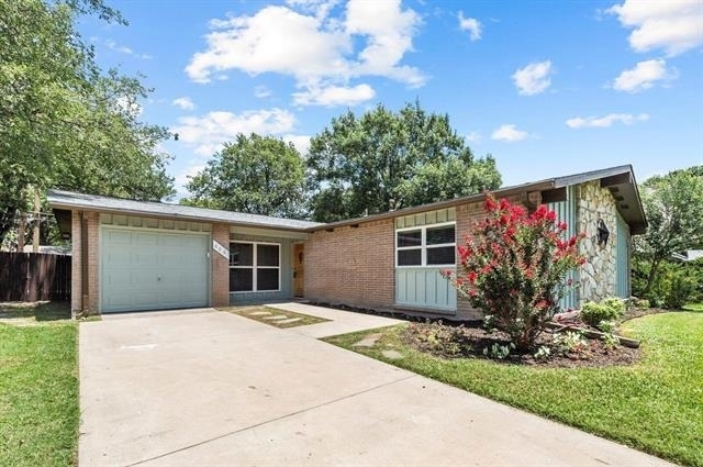 806 Greenhaven Drive - Photo 1