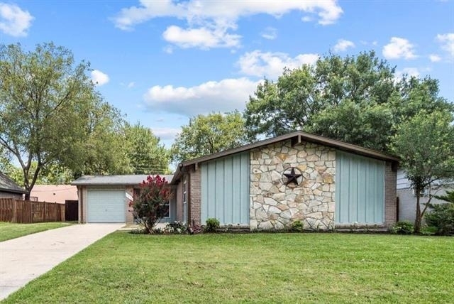 806 Greenhaven Drive - Photo 0