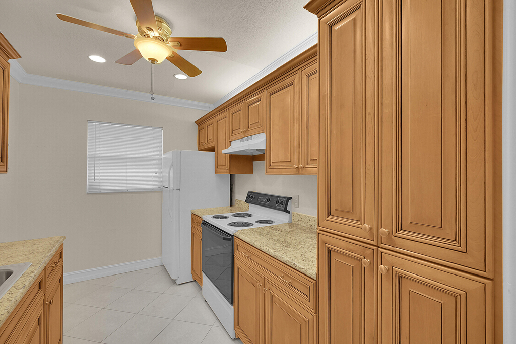 2340 Sw 22nd Avenue - Photo 2