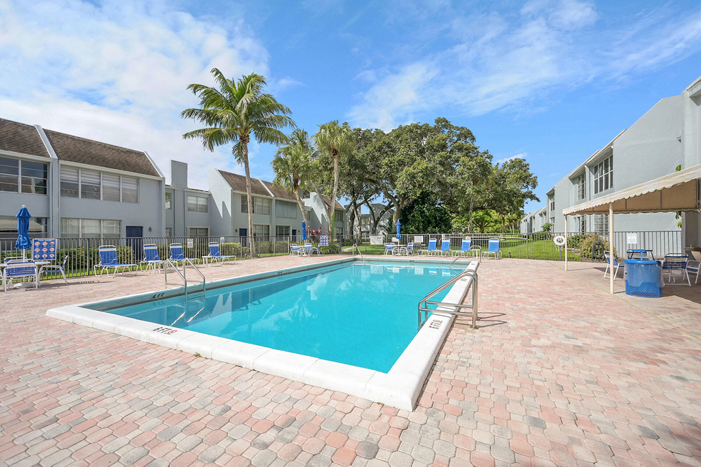 2340 Sw 22nd Avenue - Photo 28