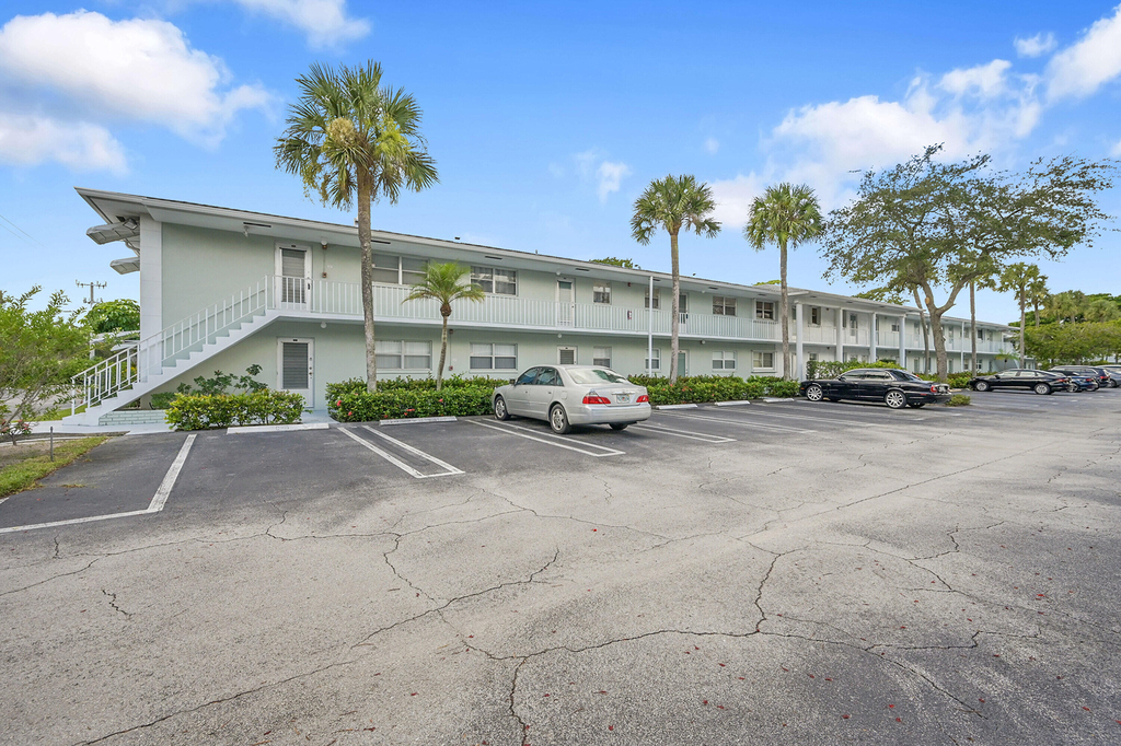 2340 Sw 22nd Avenue - Photo 25