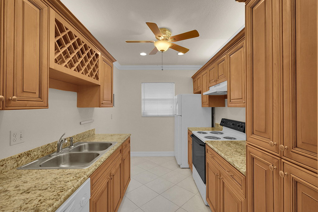 2340 Sw 22nd Avenue - Photo 1