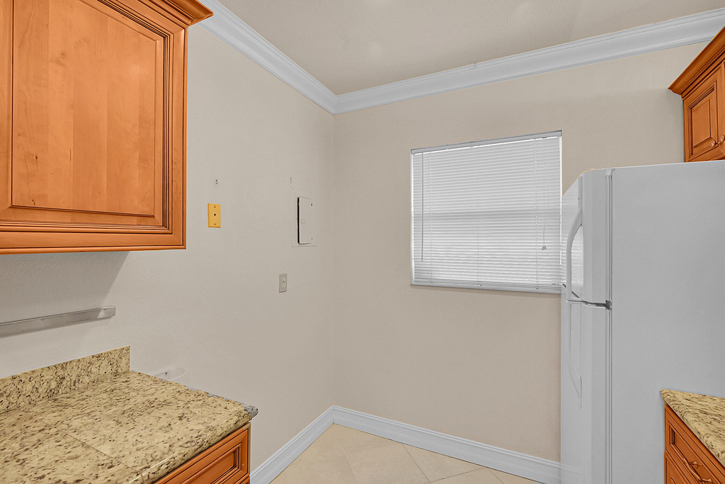 2340 Sw 22nd Avenue - Photo 5