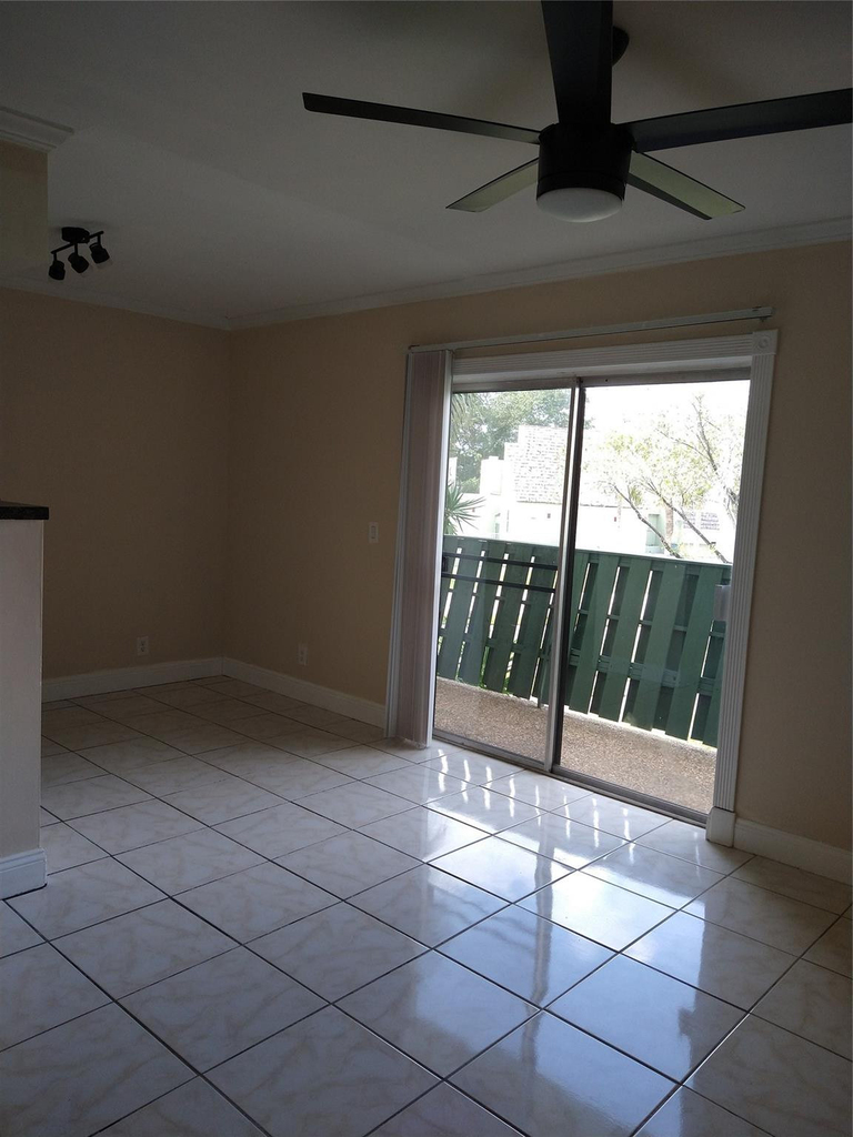 8903 Nw 28th Drive - Photo 3