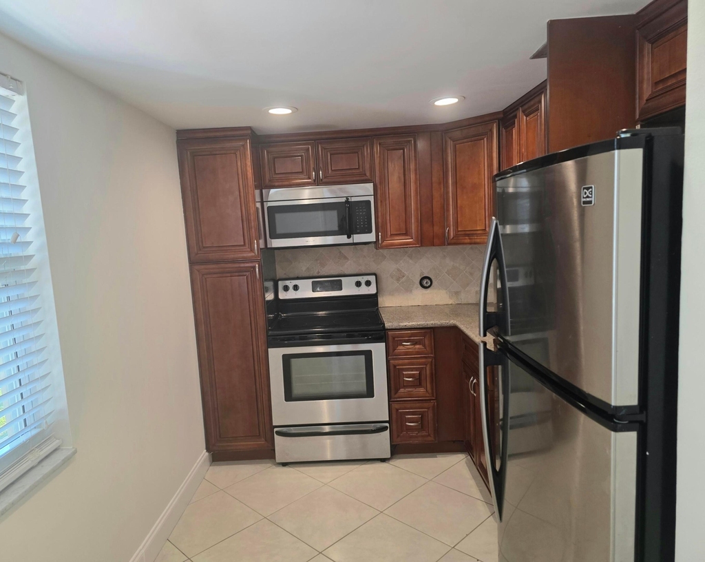 3100 Ne 48th Court - Photo 22