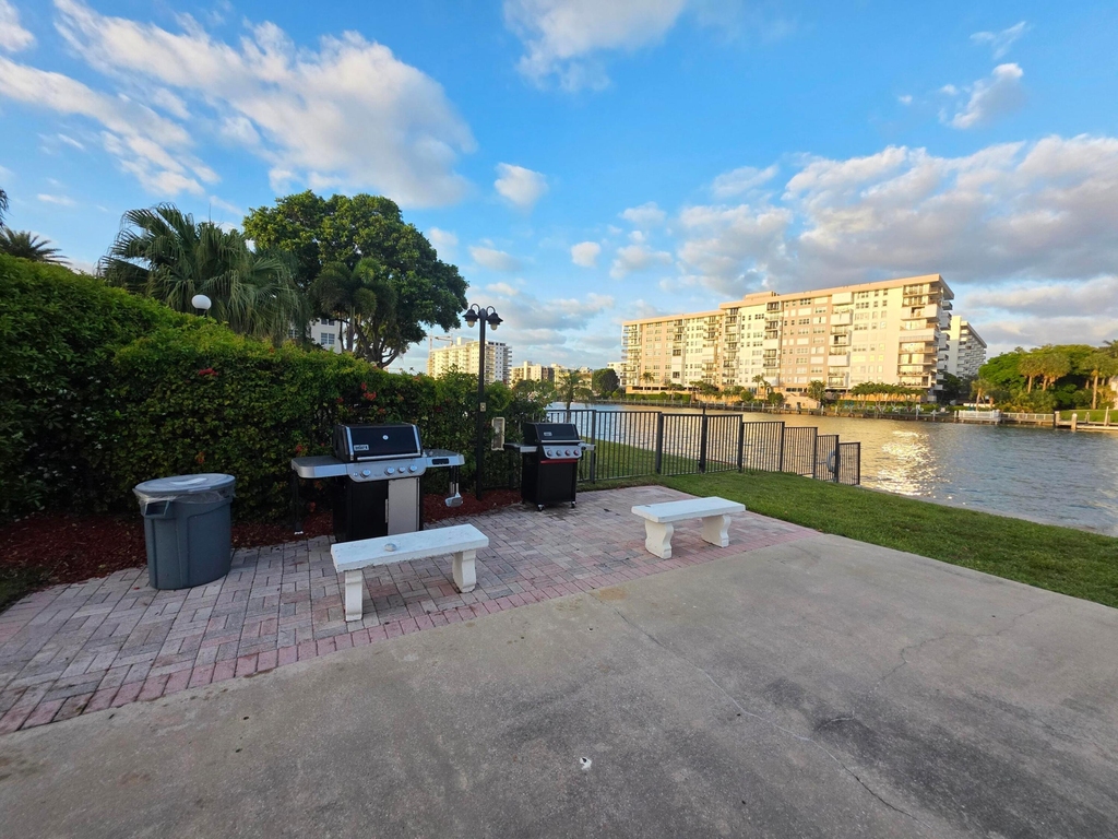 3100 Ne 48th Court - Photo 7