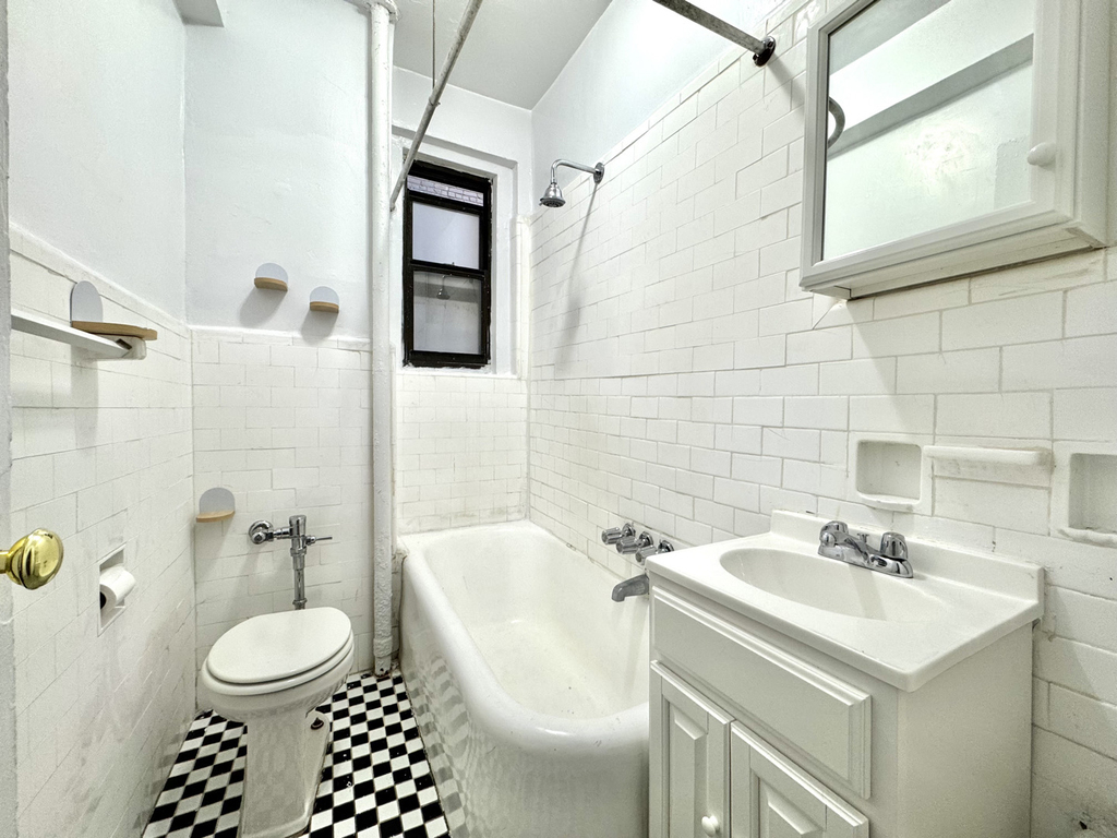 1417 Avenue K - Photo 2