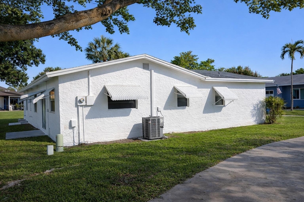 2613 Sw Natura Avenue - Photo 1