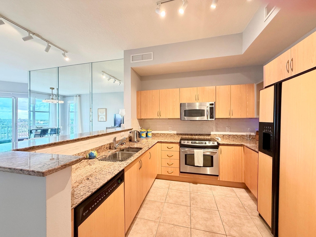 804 E Windward Way - Photo 24