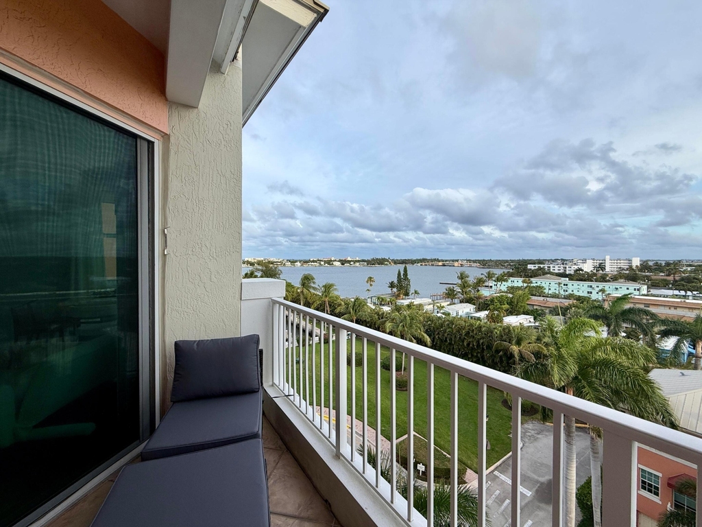 804 E Windward Way - Photo 9