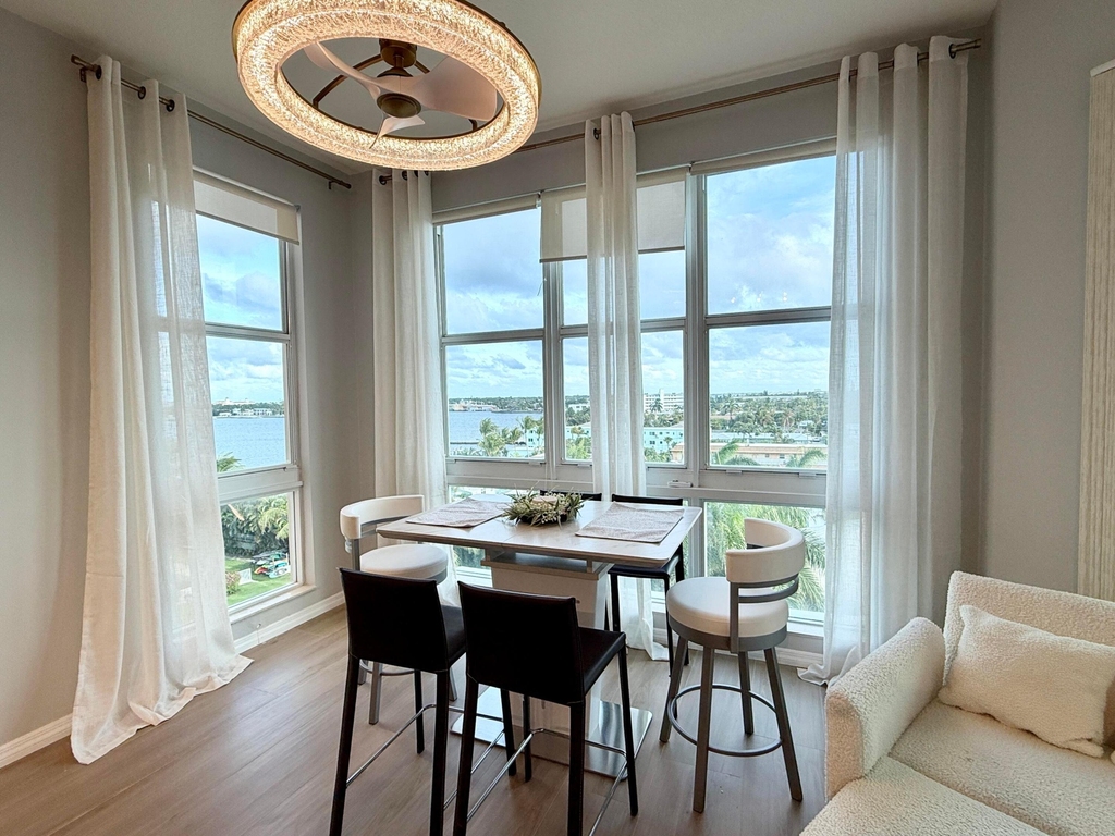 804 E Windward Way - Photo 7