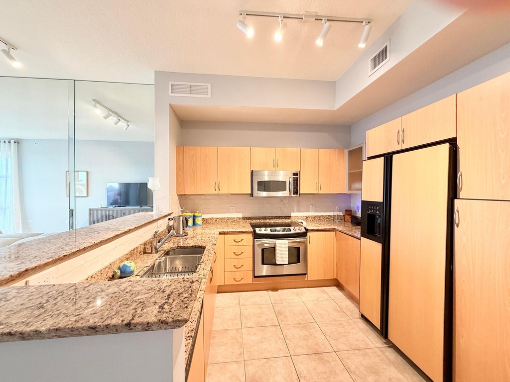 804 E Windward Way - Photo 4