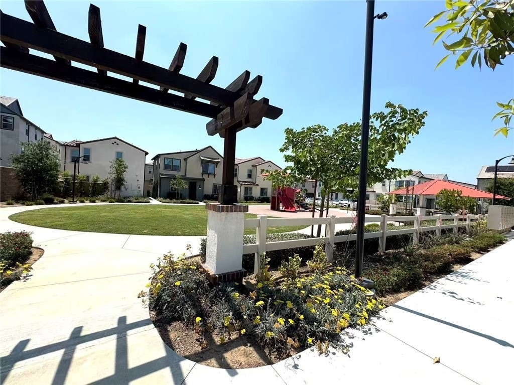 1657 Rosewell Rd - Photo 1