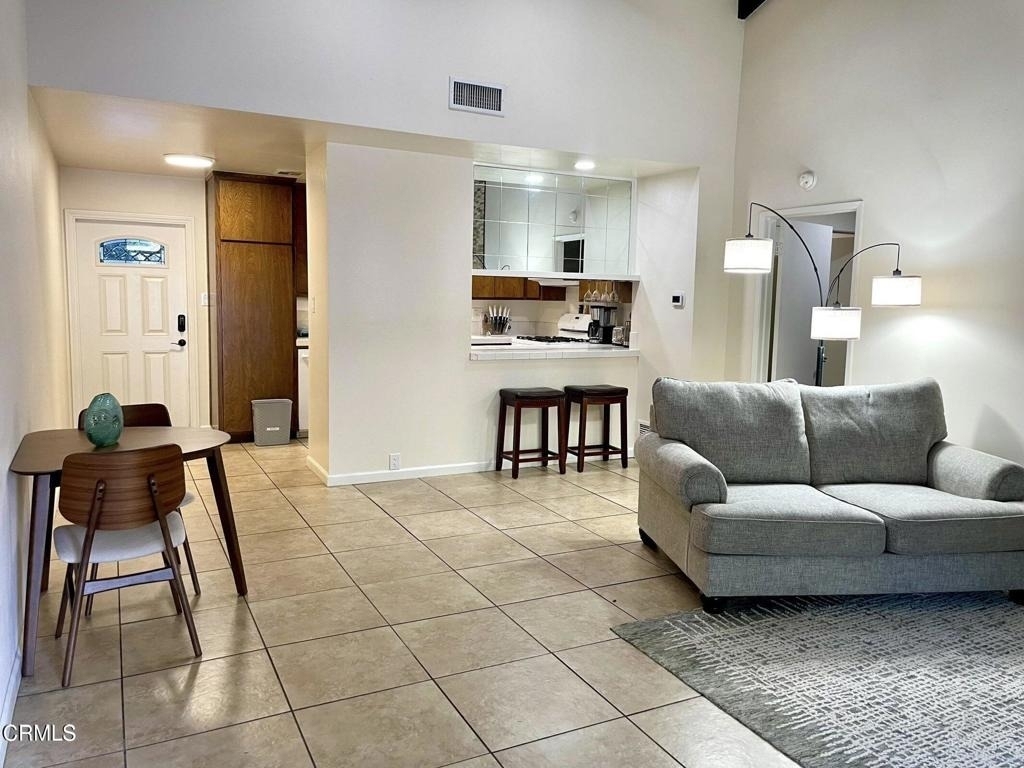 714 S La Luna Avenue - Photo 2