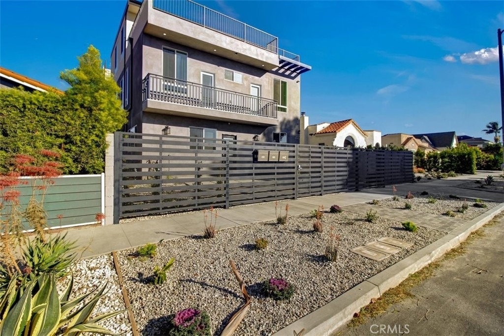 3018 West Boulevard - Photo 0