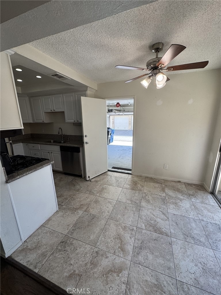 16748 Cedarwood Cir S - Photo 4
