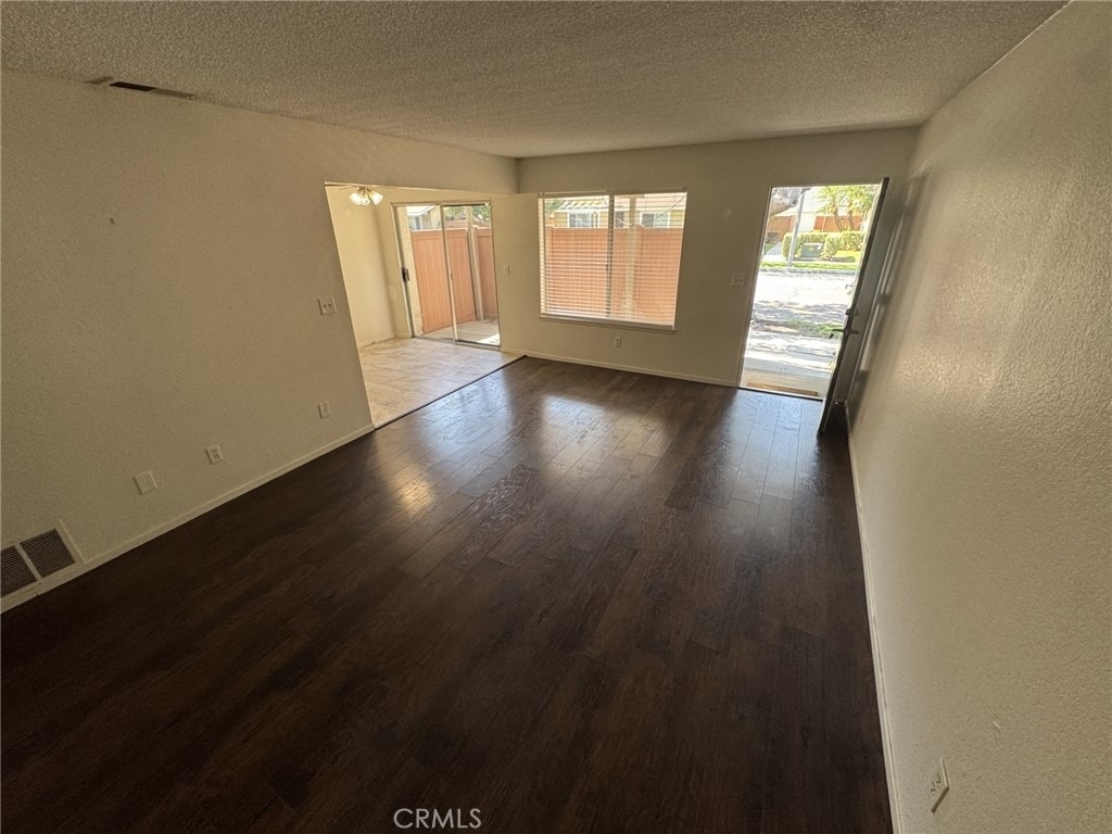16748 Cedarwood Cir S - Photo 5