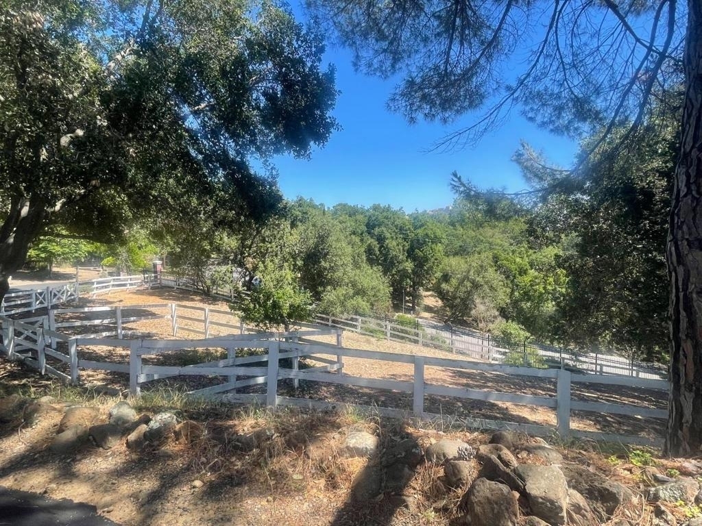 22505 Rolling Hills Road - Photo 24