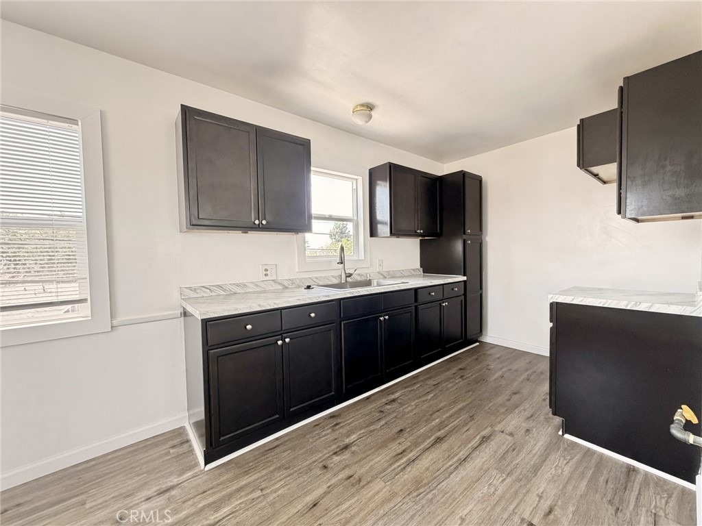 2433 W Beverly - Photo 5