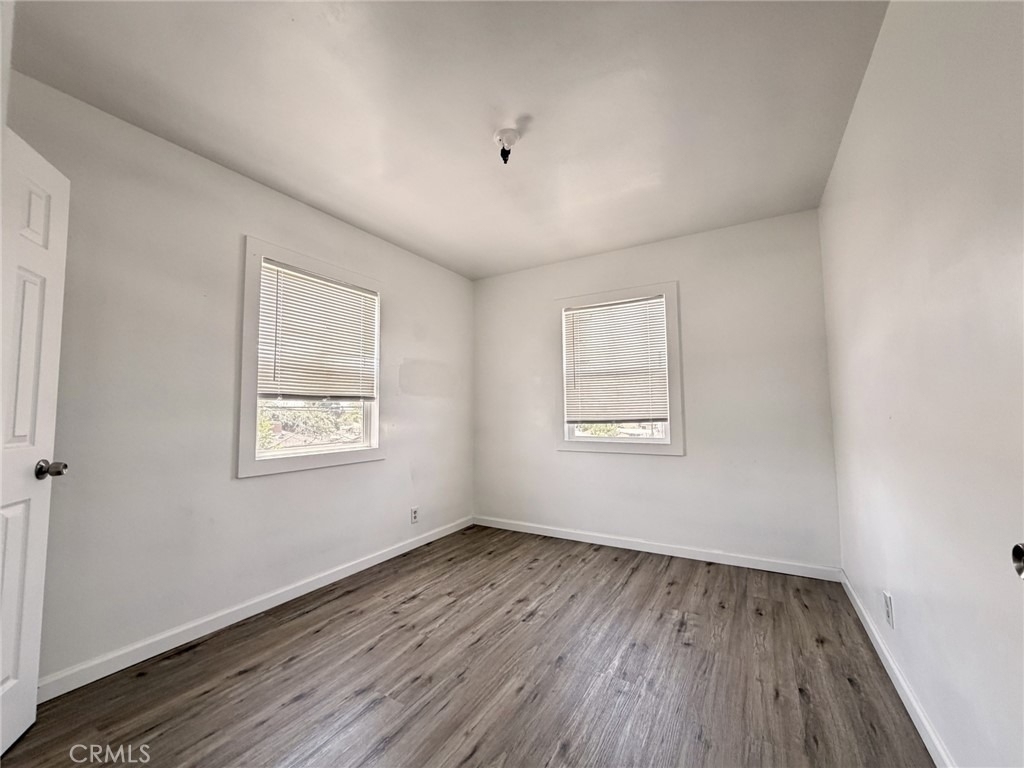 2433 W Beverly - Photo 9
