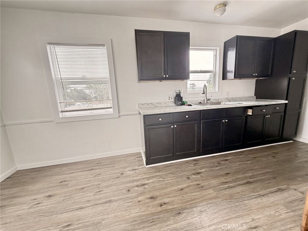 2433 W Beverly - Photo 7