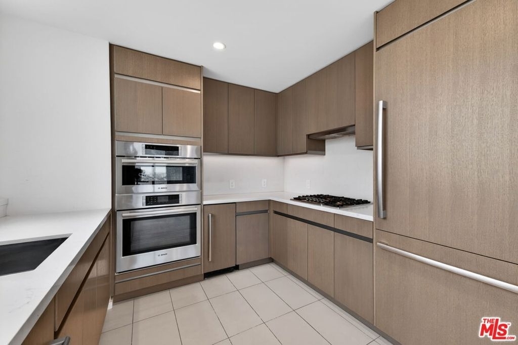 889 Francisco Street - Photo 6