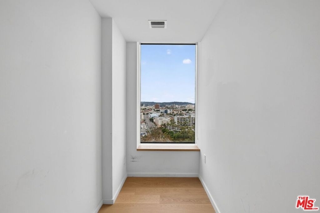 889 Francisco Street - Photo 19