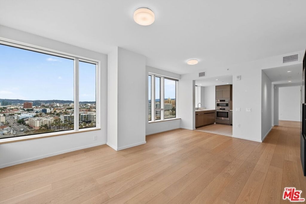 889 Francisco Street - Photo 1