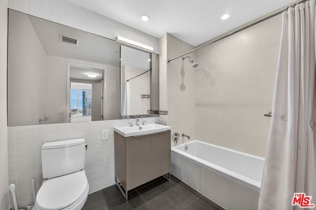 889 Francisco Street - Photo 12