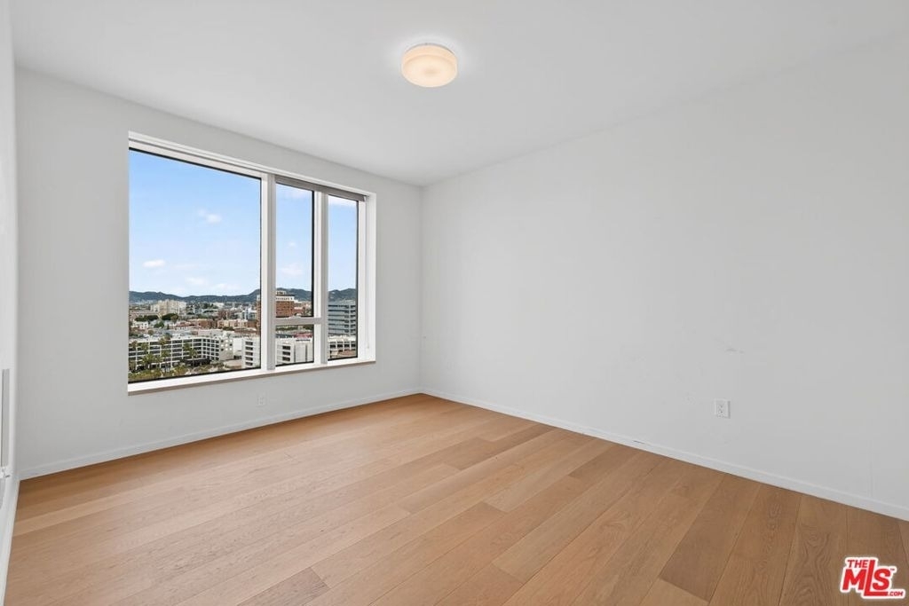 889 Francisco Street - Photo 15